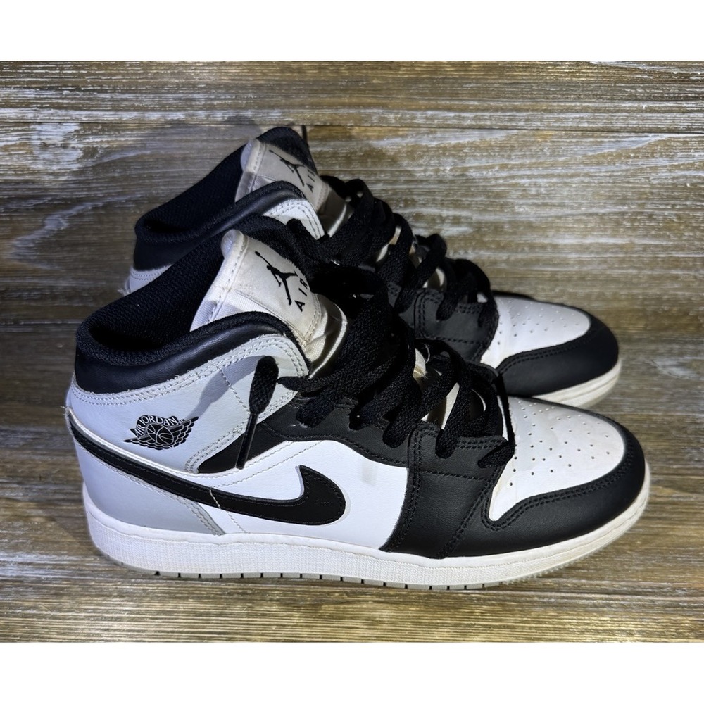 Jordan Air Jordan 1 Mid (GS) Black/White/Gray Leather Size 7Y Women's 8.5
